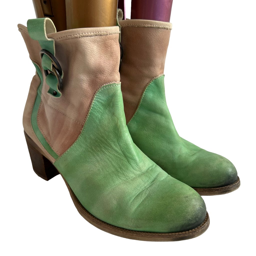 Marika Ankle Booties 38 8 Block Heel Pull On Green Beige Leather Funky